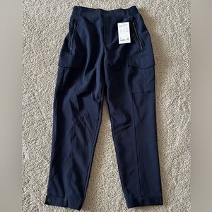 Woman’s Athleta Pantalon Endless Cargo Pants Blue Size 4 NWT $129